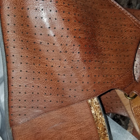 Platform Sandals - Picture 4 of 4